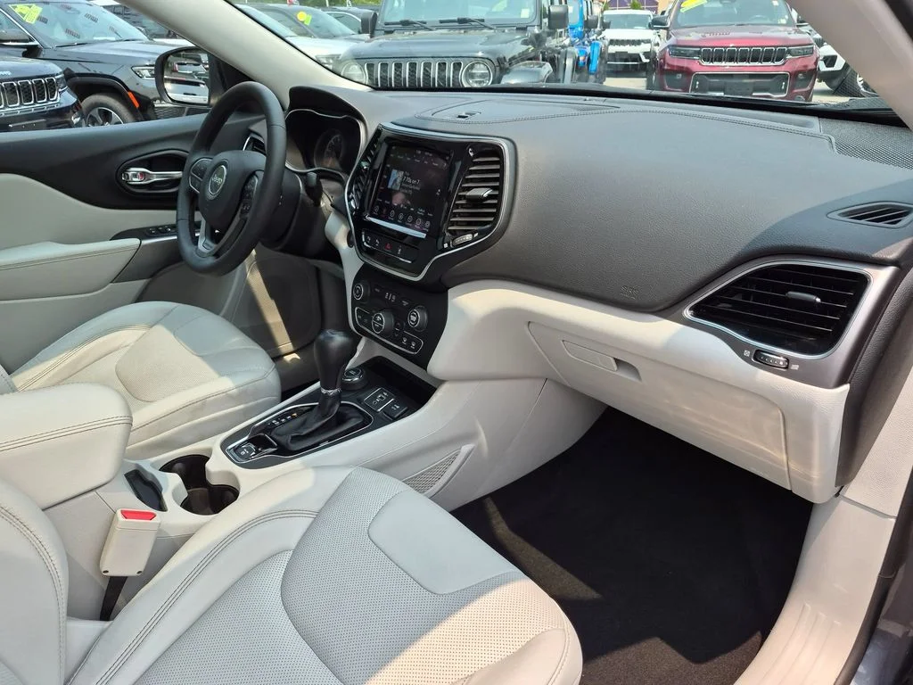 Used 2021 Gray Jeep Limited image 26