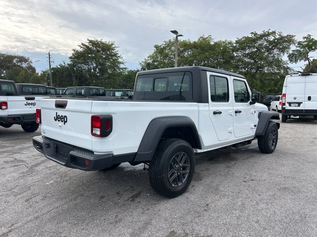 New 2026 Bright White Clear-Coat Exterior Paint Jeep Sport image 4