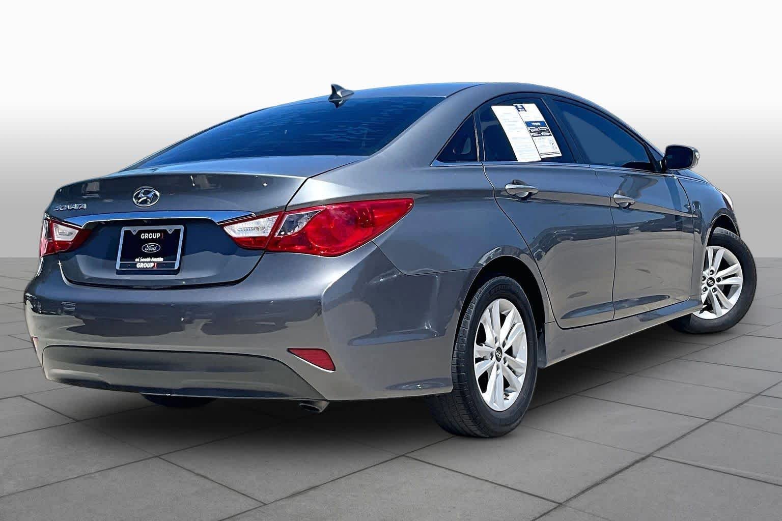 Used 2014 Harbor Gray Metallic Hyundai GLS image 13