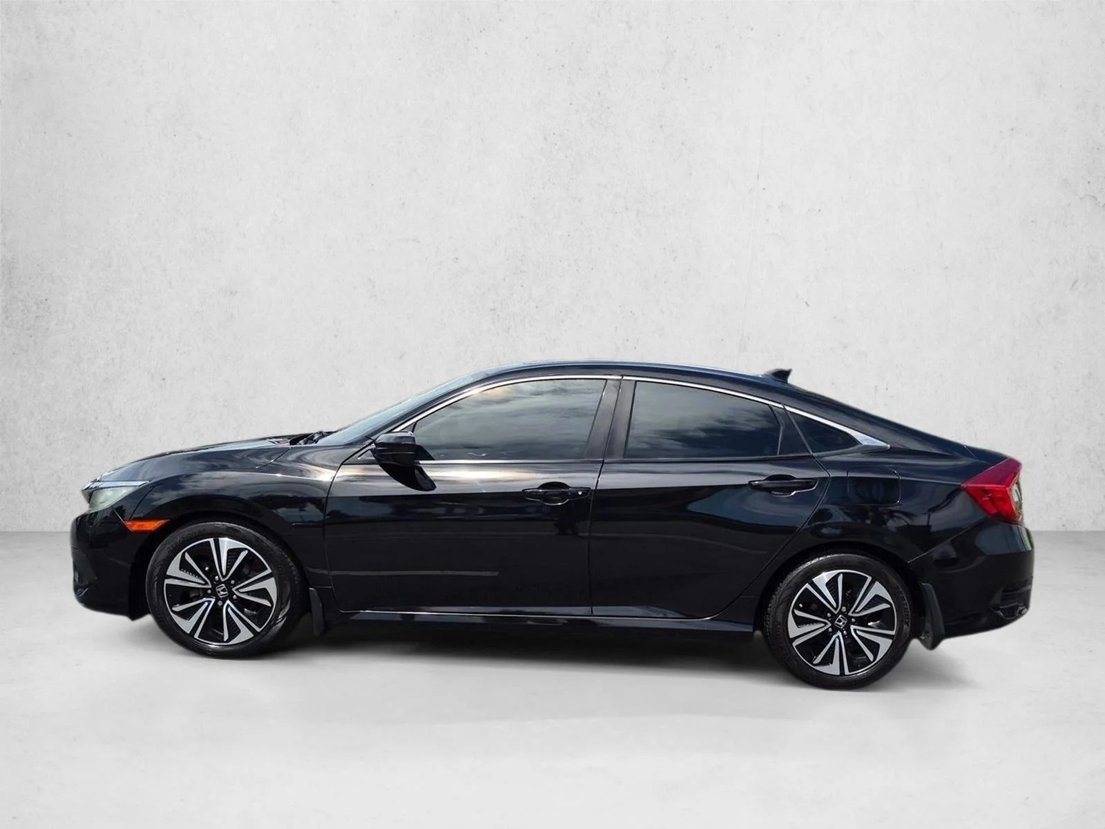 Used 2016 Black Honda EX-L image 9