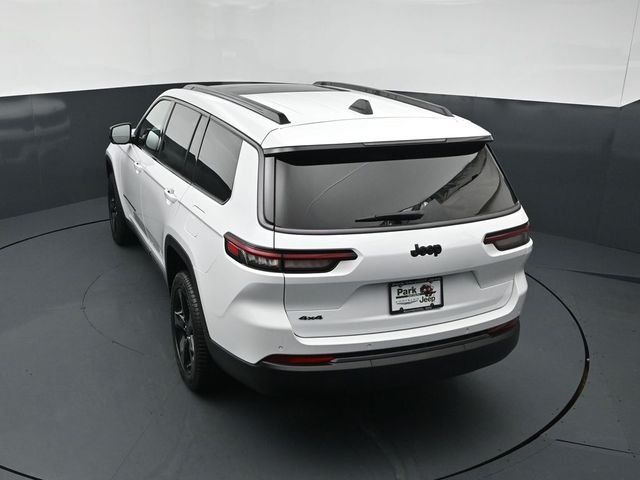 New 2026 Bright White Clear-Coat Exterior Paint Jeep Limited image 16