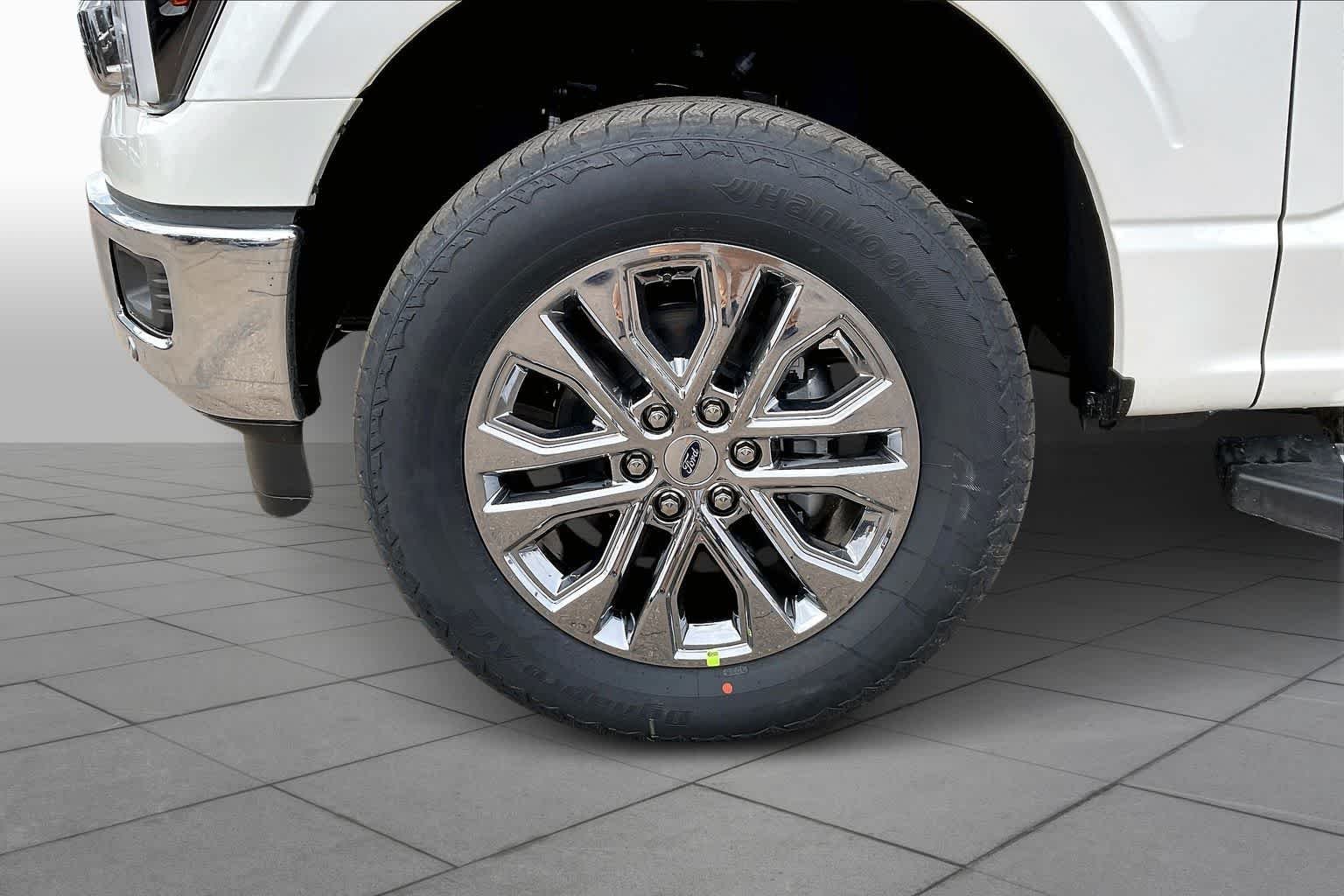 New 2026 Star White Metallic Tri-Coat Ford Lariat® image 11