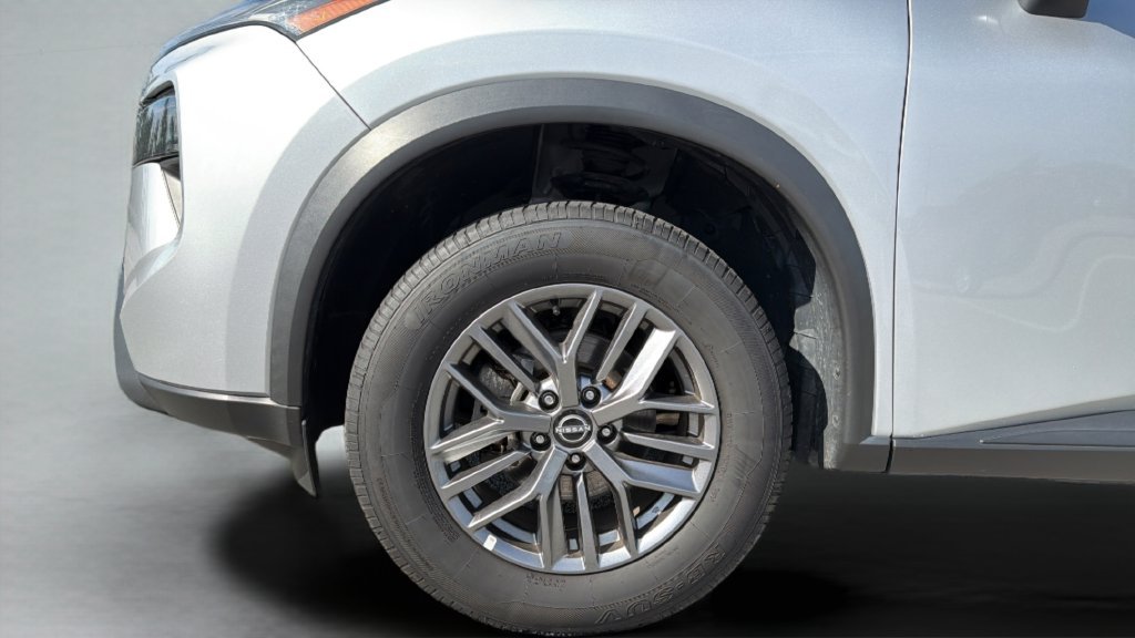 Used 2024 Silver Nissan S image 40