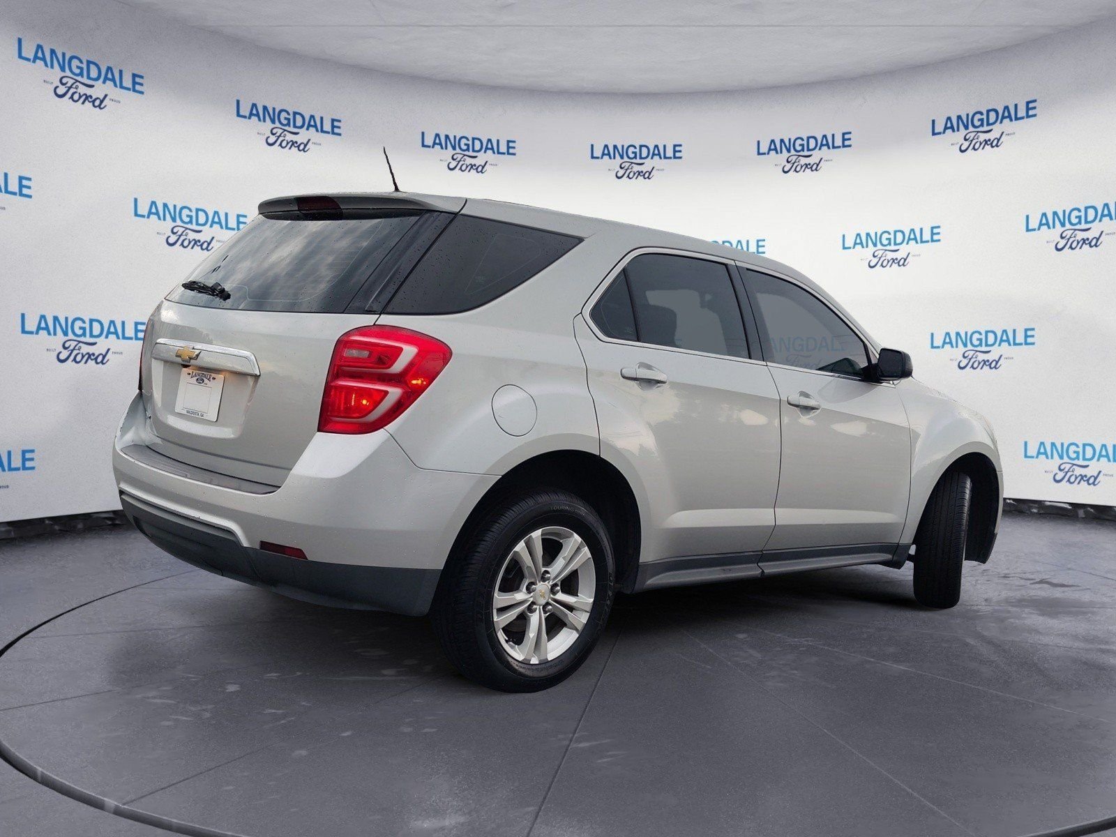 Used 2017 Silver Ice Metallic Chevrolet LS image 4