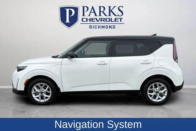 Used 2025 White Kia S image 4