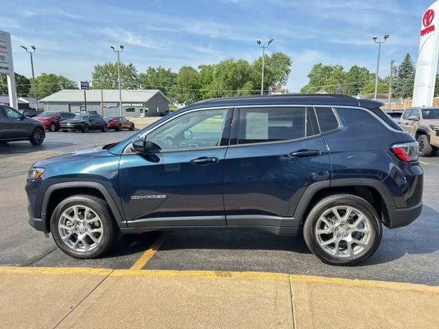 Used 2024 Blue Jeep Latitude Lux image 6