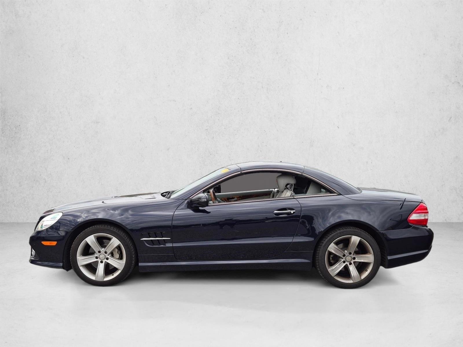 Used 2009 Capri Blue Metallic Mercedes-Benz V8 image 8