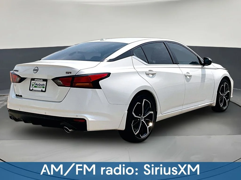 Used 2024 White Nissan 2.5 SR image 8