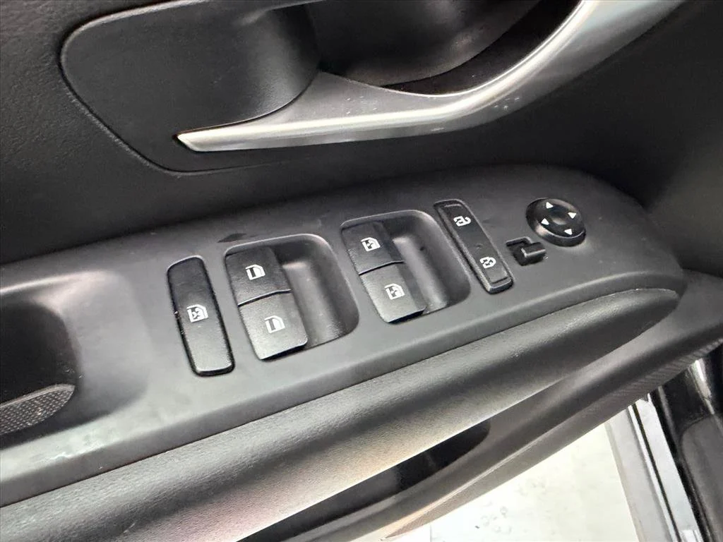 Used 2024 Black Hyundai SEL image 10