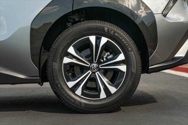 Certified Used 2023 PRECIOUS METAL Toyota  image 6