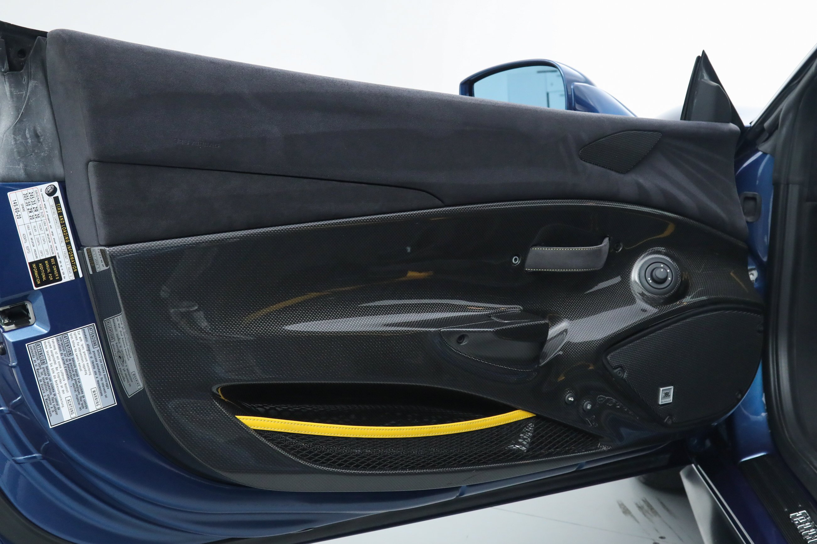 Used 2019 Blue Ferrari  image 27