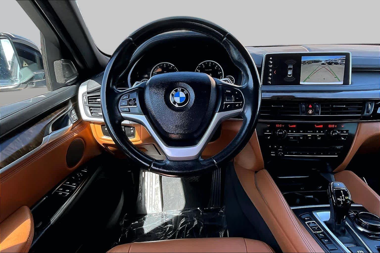 Used 2019 Alpine White BMW sDrive35i image 5