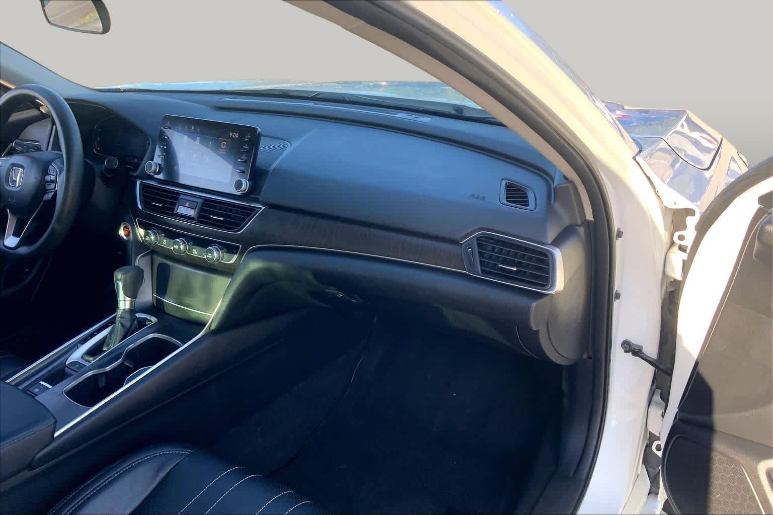 Used 2018 Platinum White Pearl Honda EX 1.5T image 17