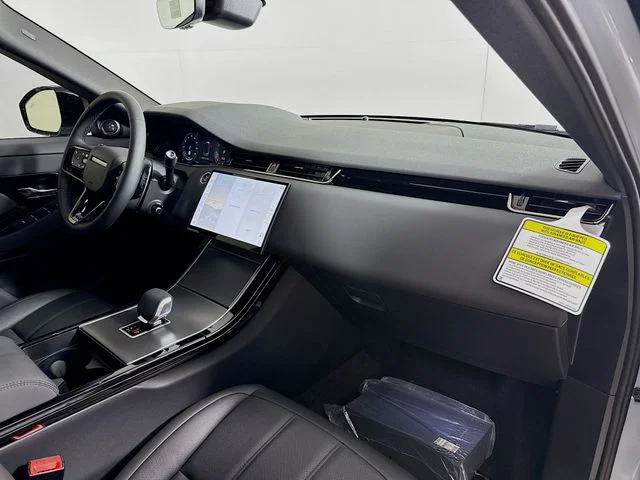 Used 2026 Arroios Grey Metallic Land Rover S image 31