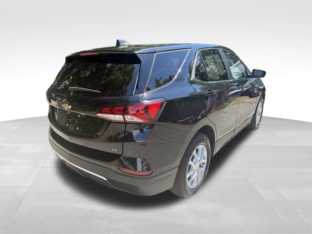 Used 2023 Black Chevrolet LT image 5