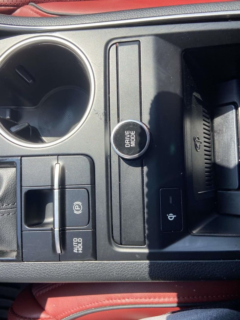 Used 2023 White Kia GT-Line image 31