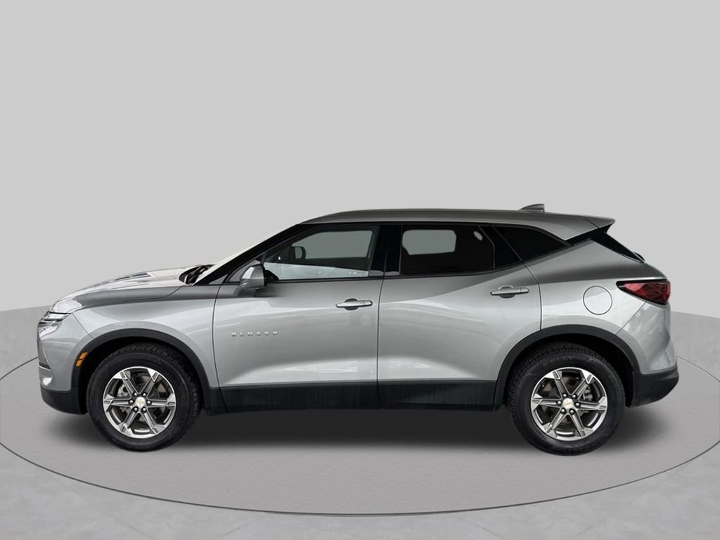Used 2023 Gray Chevrolet LT image 6
