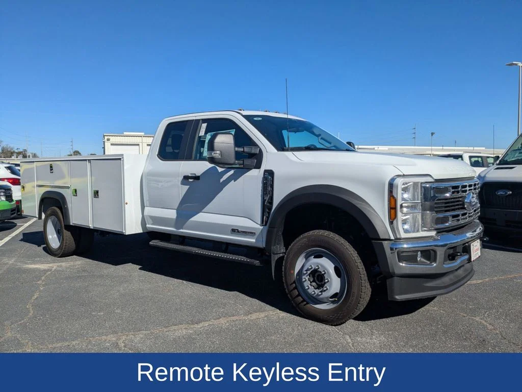 New 2025 Oxford White Ford XL image 2