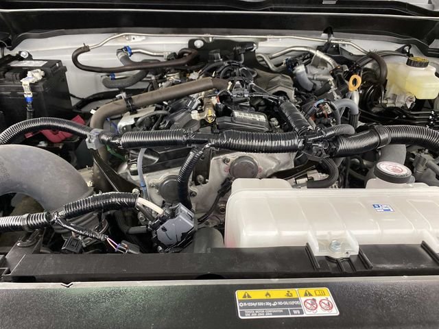 Used 2025 White Toyota SR5 image 30