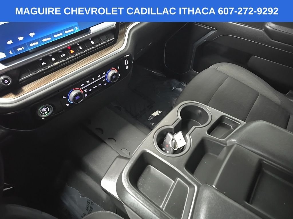 Used 2022 White Chevrolet RST image 26