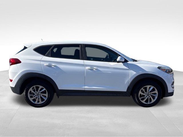 Used 2016 White Hyundai SE image 6