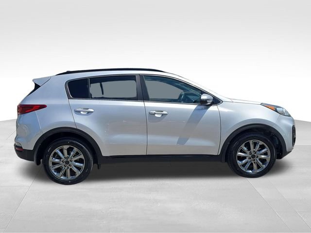 Used 2022 Silver Kia Nightfall image 6