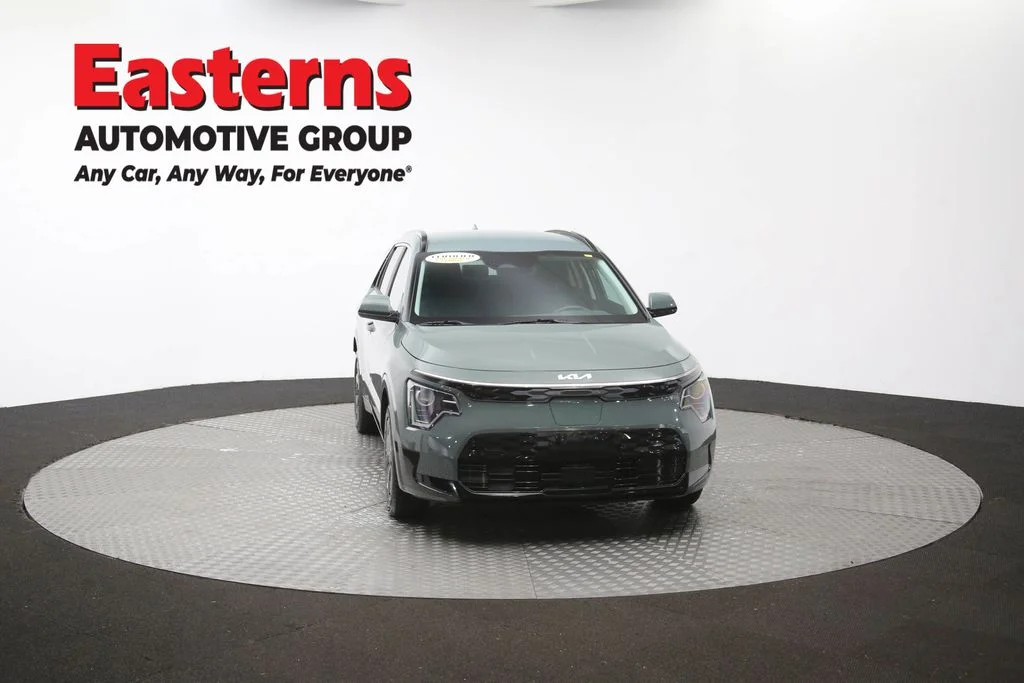 Used 2023 Green Kia Wind image 51