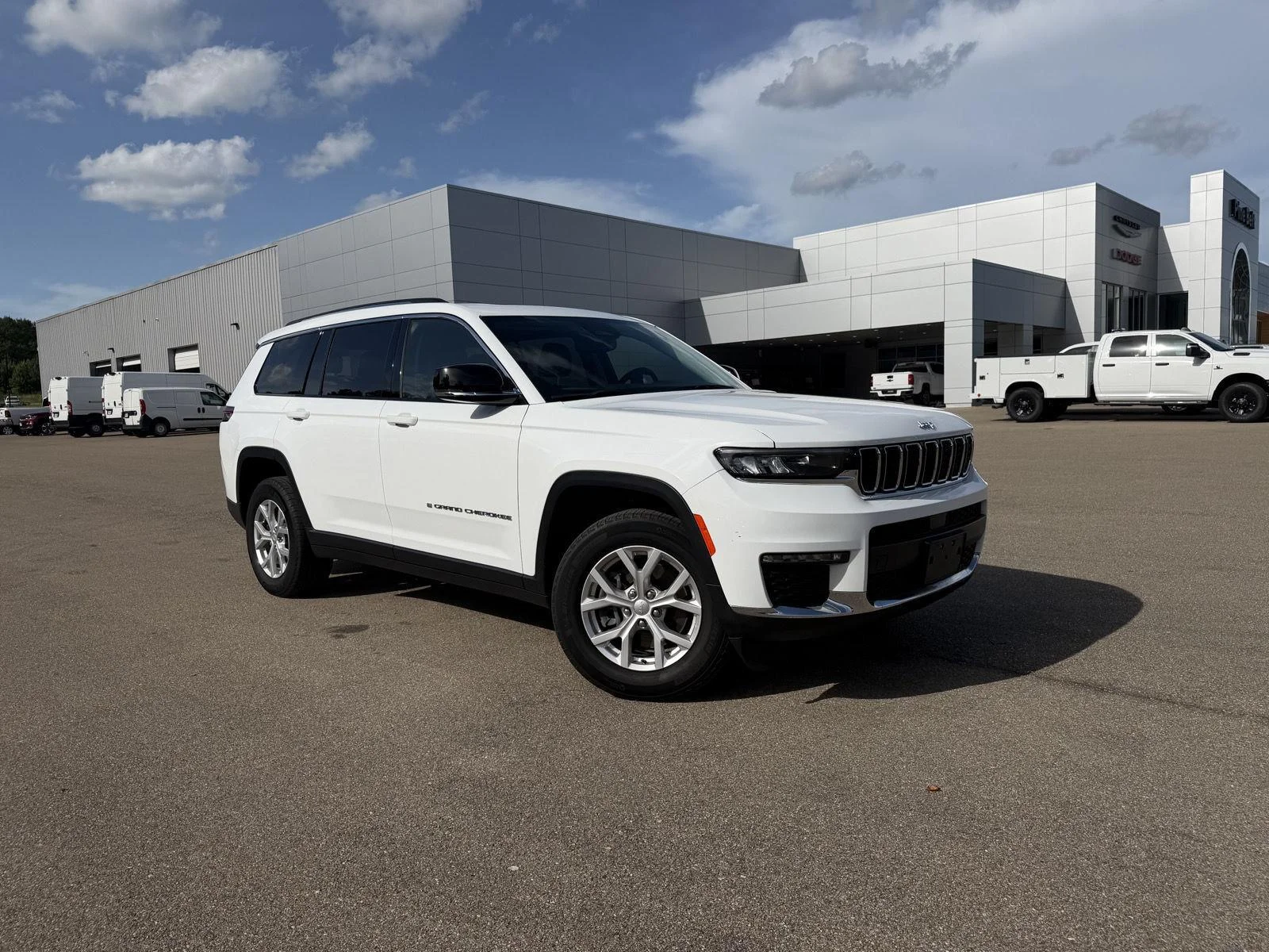 Used 2023 Bright White Clearcoat Jeep Limited image 3