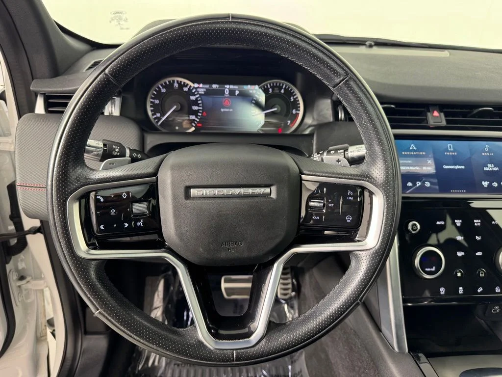 Used 2022 Fuji White Land Rover S R-Dynamic image 15