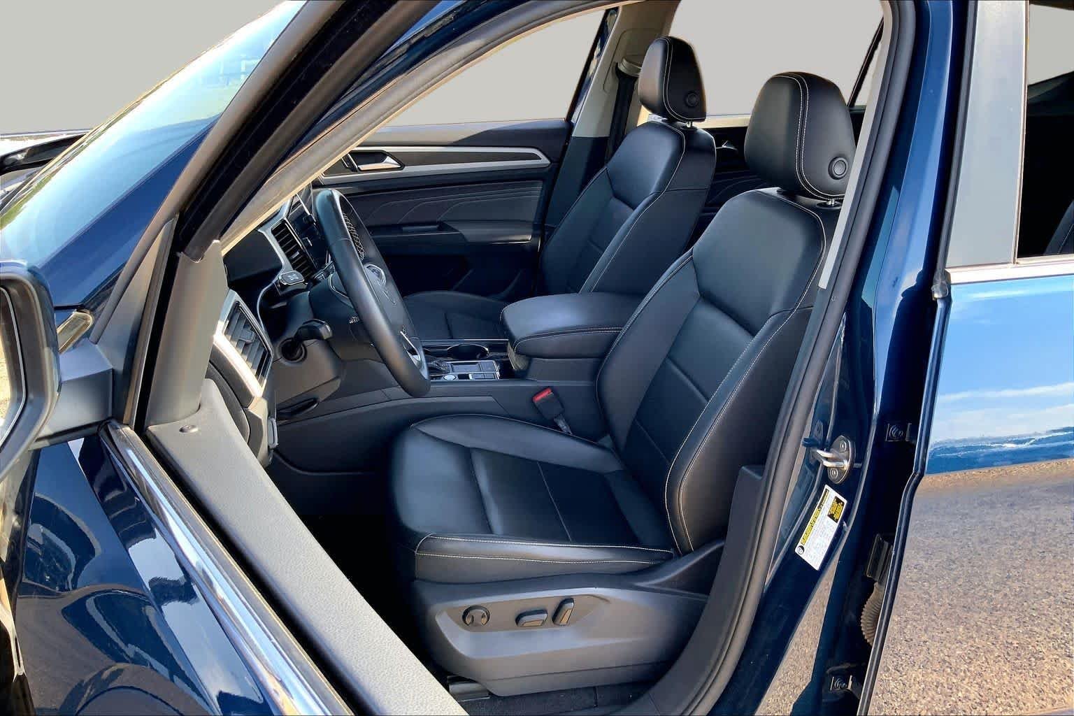 Used 2023 Tourmaline Blue Metallic Volkswagen 2.0T SE w/Technology image 8