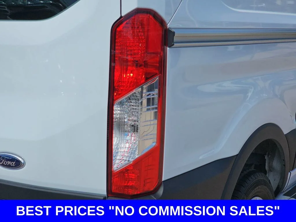 Used 2025 White Ford Base image 38