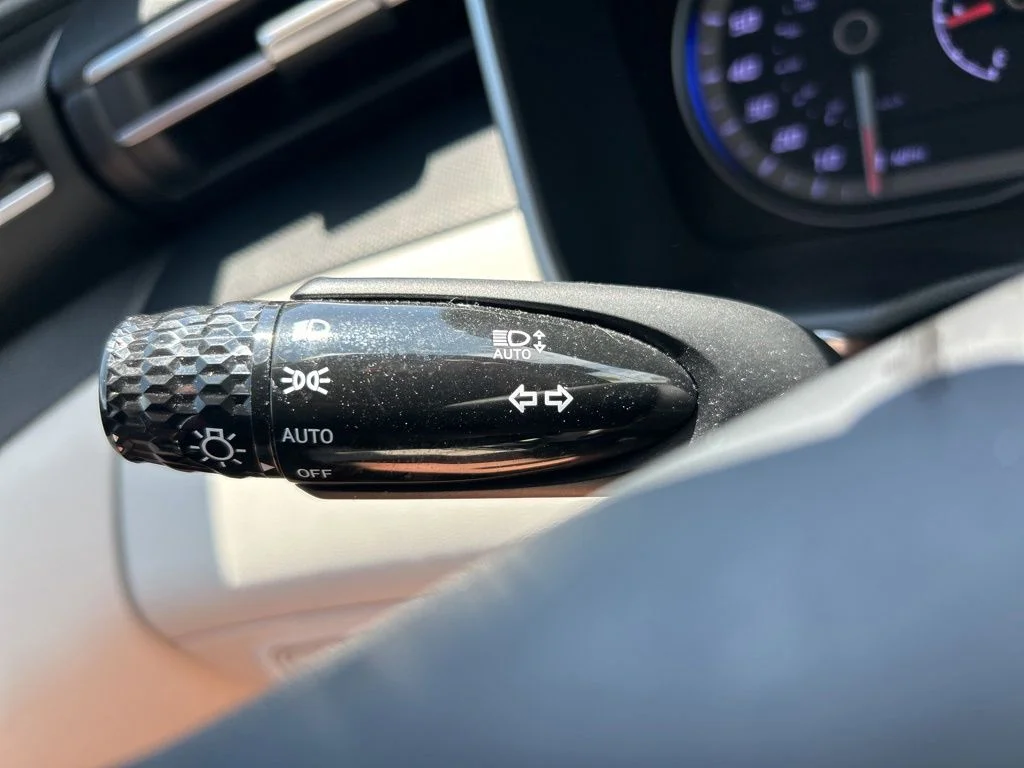 Used 2023 Shimmering Silver Hyundai SEL image 28