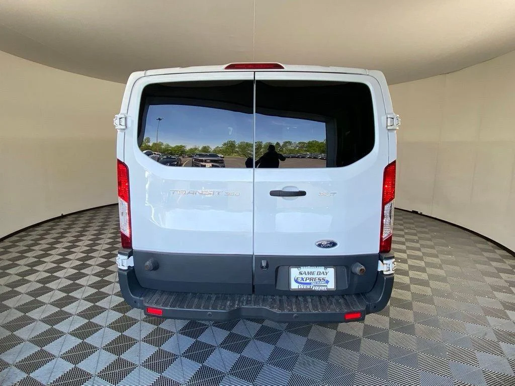 Used 2017 Oxford White Ford XLT image 15