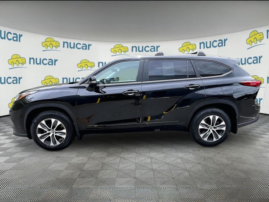 Used 2023 Black Toyota XLE image 4