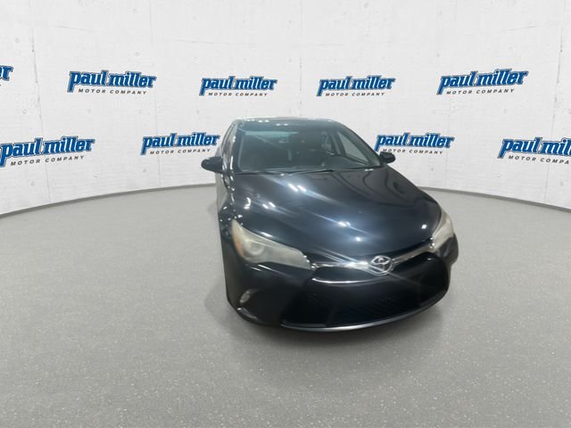 Used 2015 Gray Toyota SE image 3