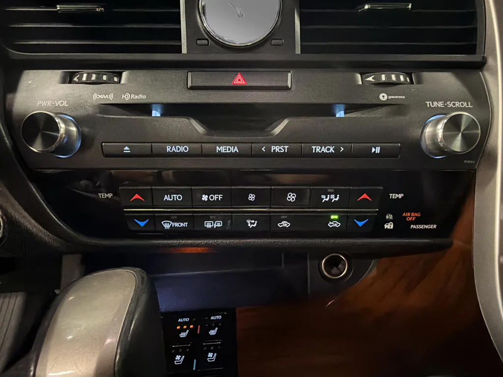 Used 2017 White Lexus 350 image 20