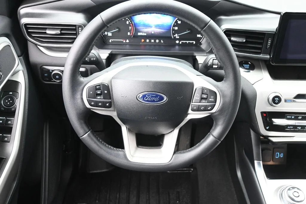 Used 2024 Gray Ford XLT image 15