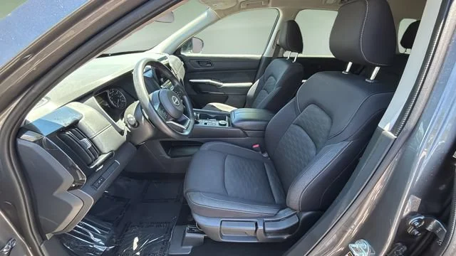 Used 2023 Gray Nissan S image 18