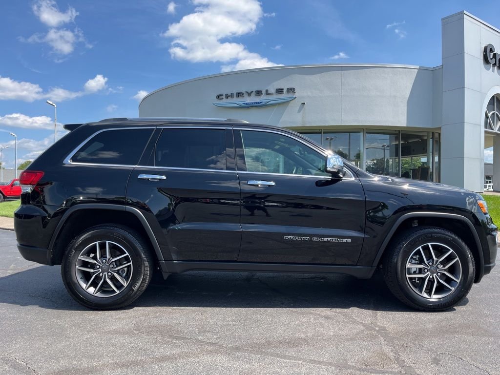 Used 2021 Diamond Black Jeep Limited image 45