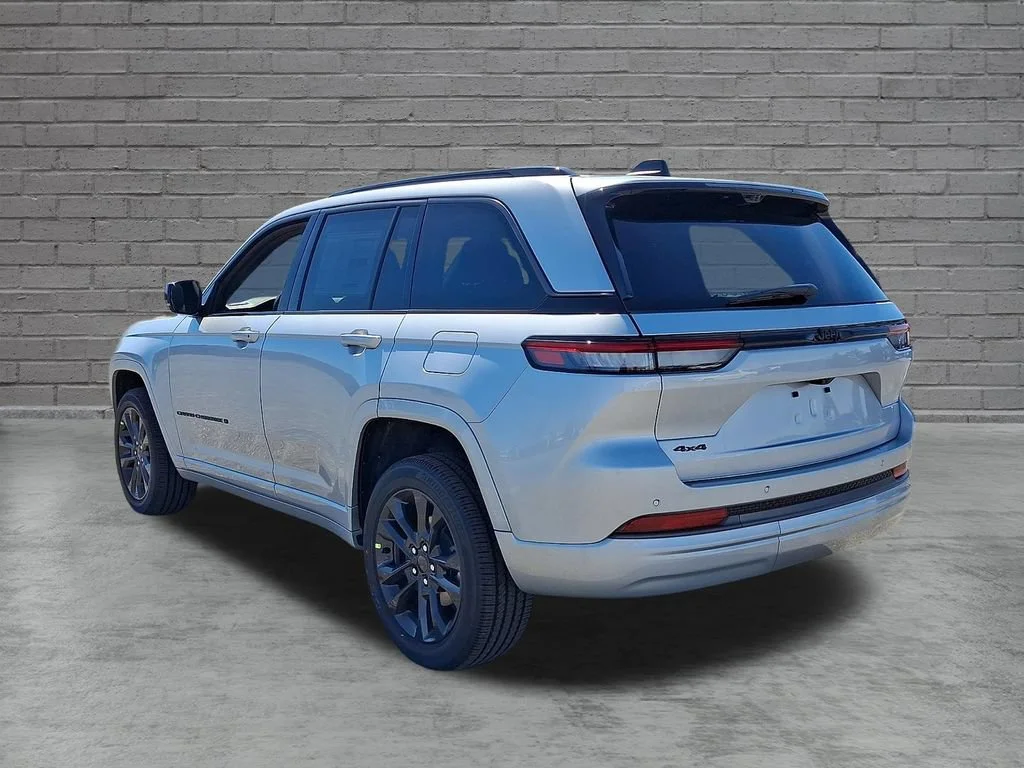 New 2026 Silver Zynith Jeep Limited Reserve image 6