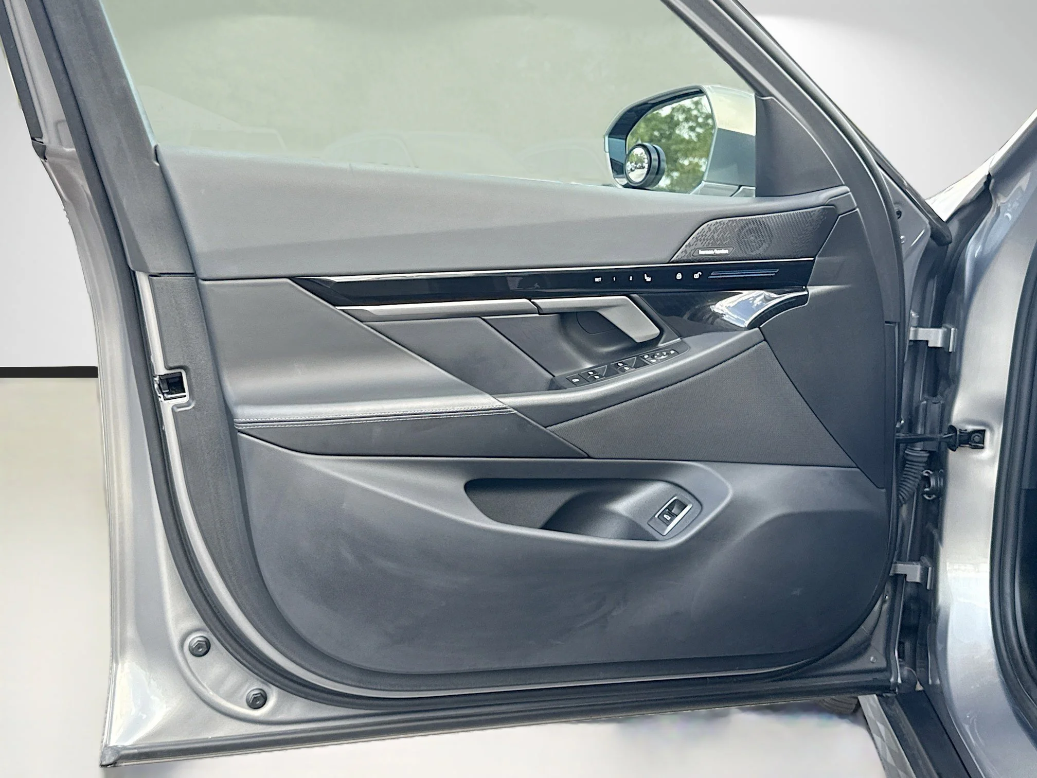 Used 2024 Gray Metallic BMW 530i image 21