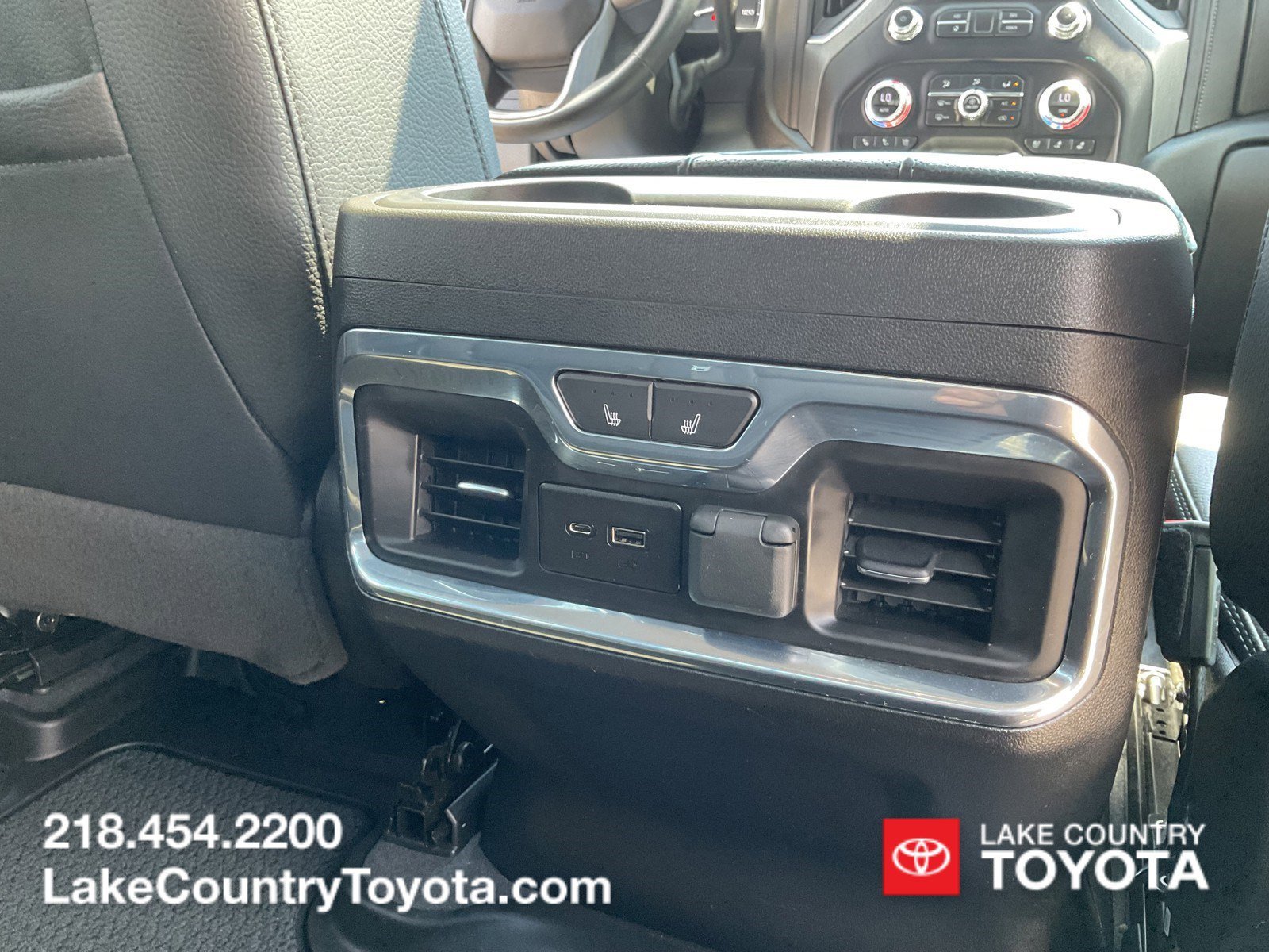 Used 2023  GMC Denali image 27