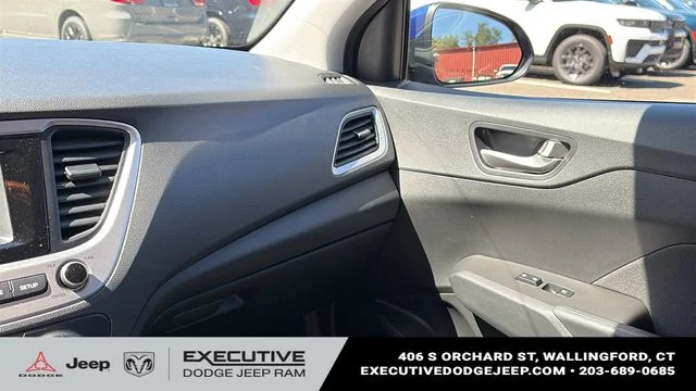 Used 2022 Blue Hyundai SE image 19