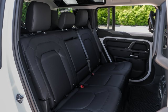 New 2026 Fuji White Land Rover S image 42
