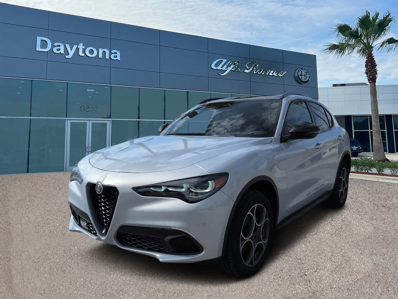 New 2026 Moonlight Gray Metallic Exterior Paint Alfa Romeo  image 7