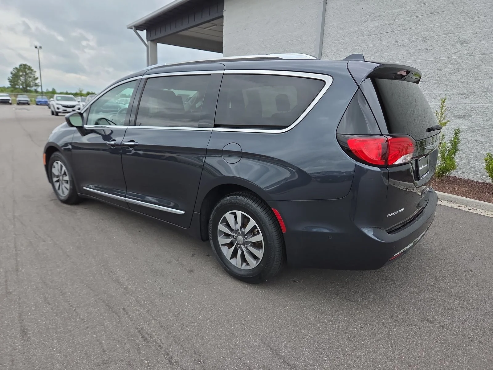 Used 2020 Maximum Steel Metallic Clearcoat Chrysler Touring L Plus image 3