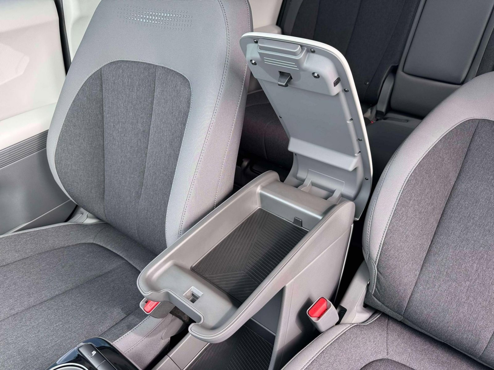 New 2026 Lucid Blue Hyundai SE image 18