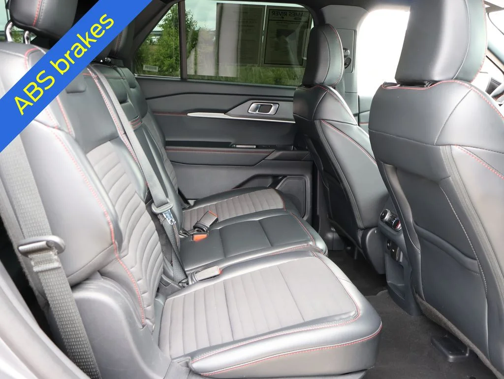 Certified Used 2025 Gray Metallic Ford ST-Line image 13