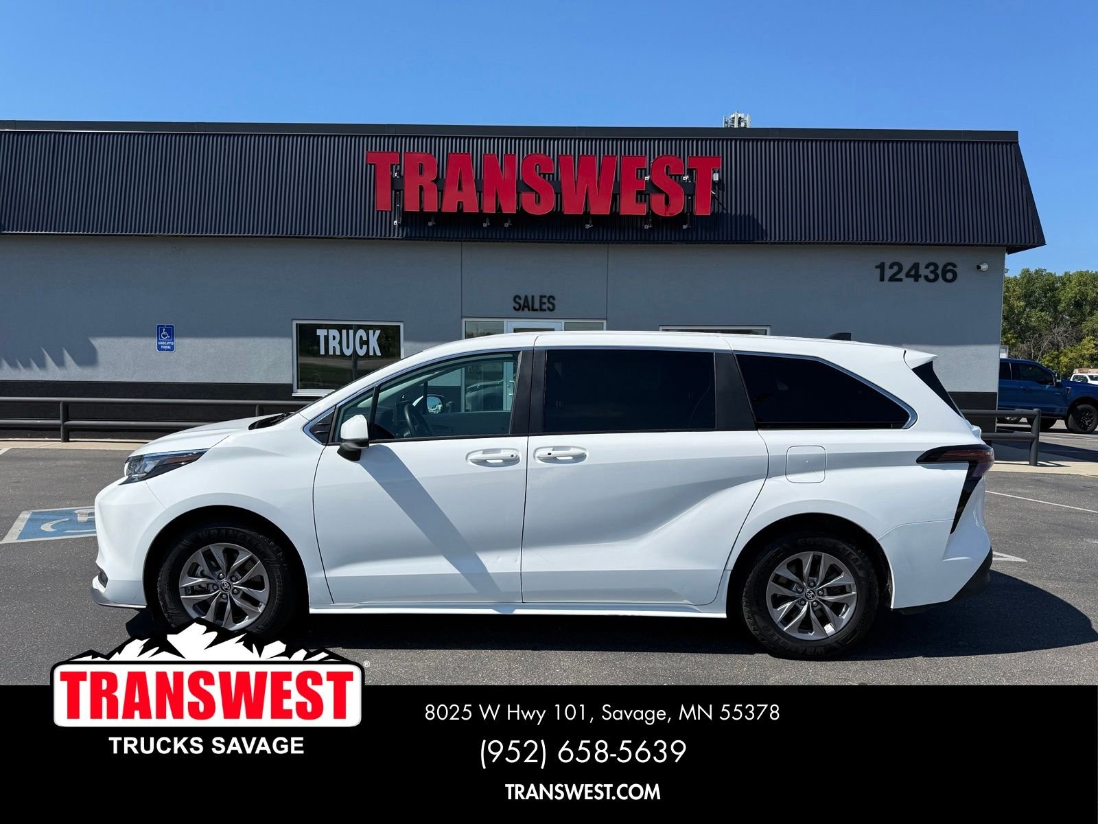 Used 2024 Toyota Sienna LE with VIN 5TDKSKFC0RS117720 for sale in Minneapolis, Minnesota