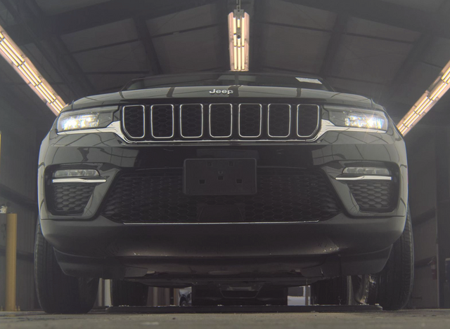 Used 2022 Black Jeep 4xe image 10